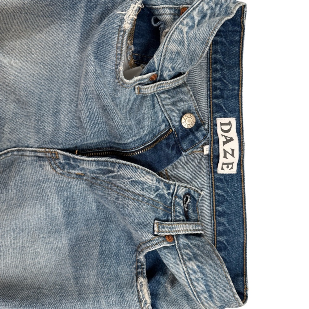 Daze Distressed Straight Leg Jeans - Picture 4 of 8